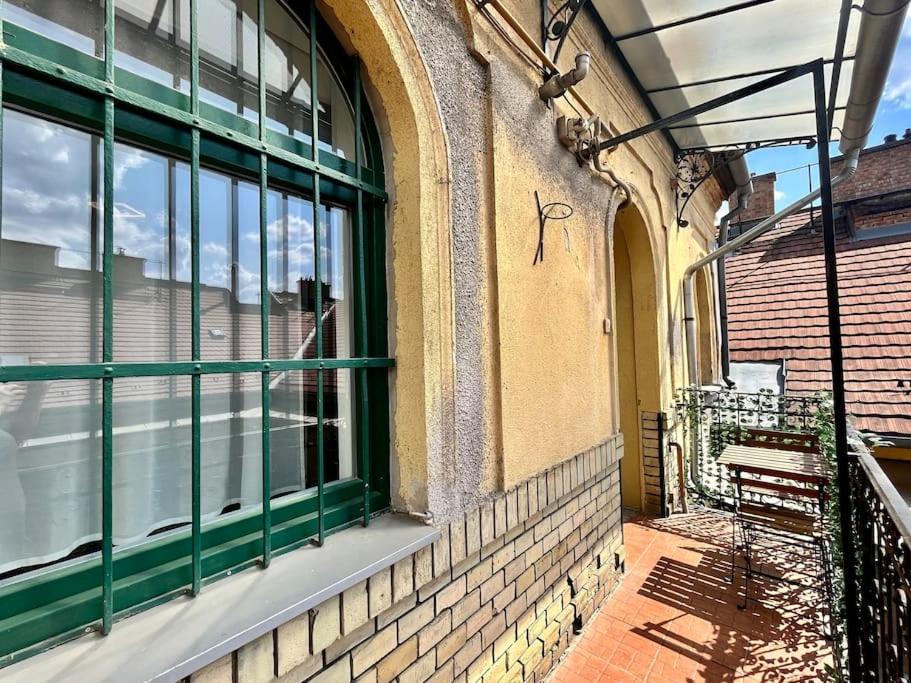 Edna Studio With Balcony Budapeste Exterior foto